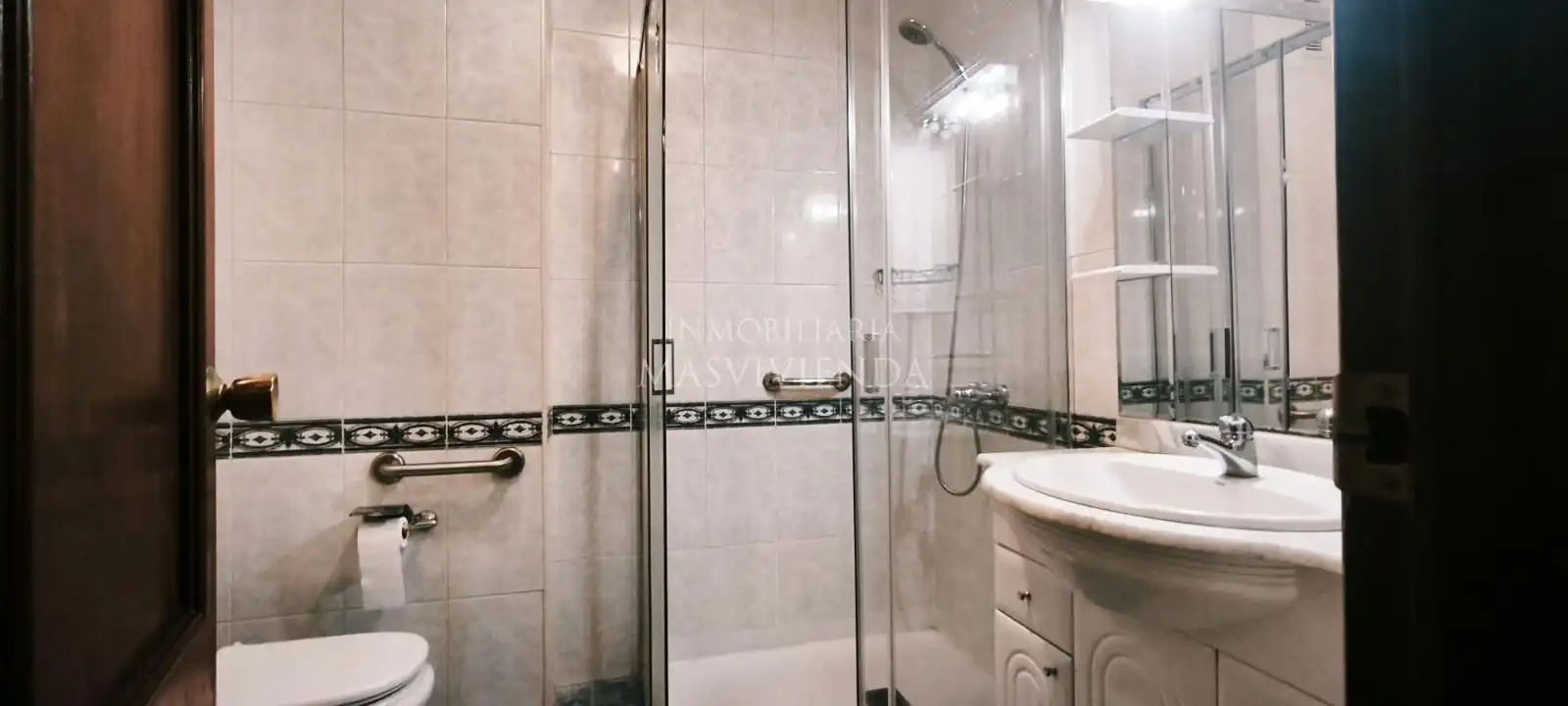 Baño de Piso en venta en Vigo  con Calefacción, Terraza y Trastero