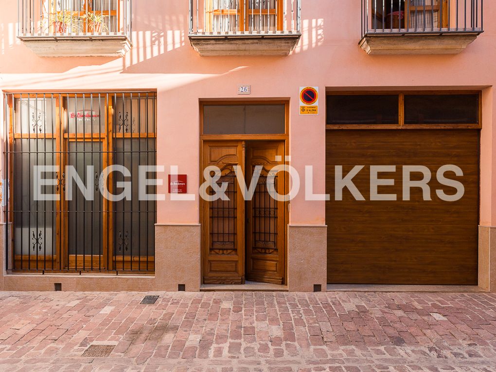 Vista exterior de Casa o xalet en venda en Alzira amb Aire condicionat, Calefacció i Terrassa