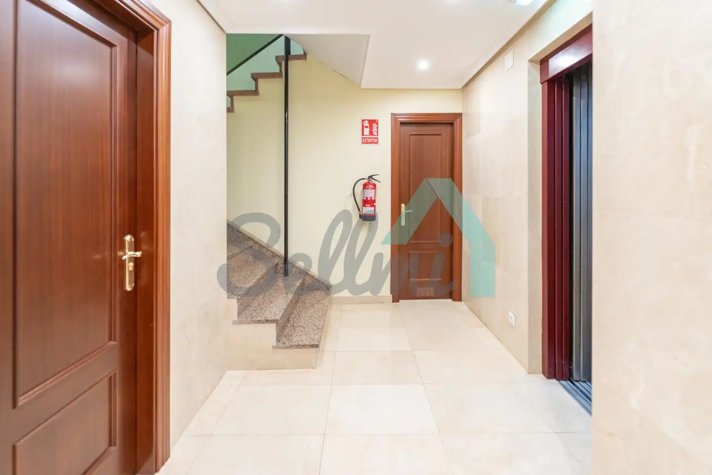 Dúplex en venda en Oviedo  amb Calefacció, Parquet i Traster