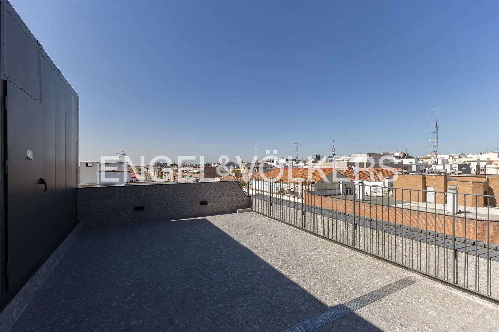 Terraza de Piso en venta en Madrid con Aire acondicionado, Calefacción y Jardín privado