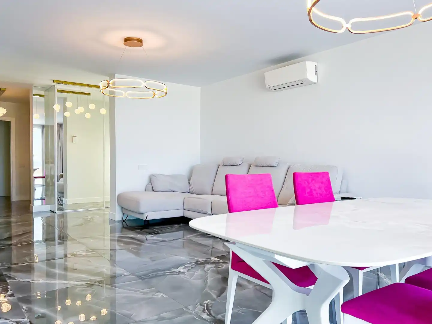 Sala d'estar de Casa o xalet en venda en Adeje amb Aire condicionat, Jardí privat i Traster
