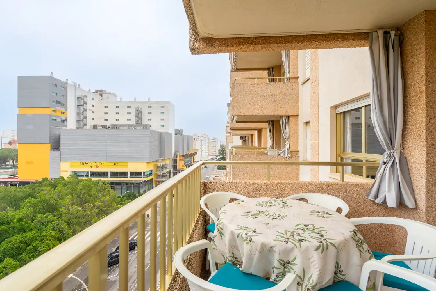 Habitación de Piso en venta en Gandia con Terraza y Piscina comunitaria