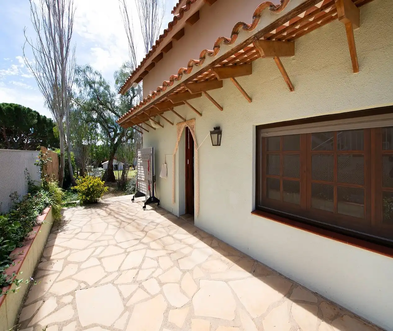 Vista exterior de Casa o xalet de lloguer en Viladecans amb Aire condicionat, Calefacció i Jardí privat