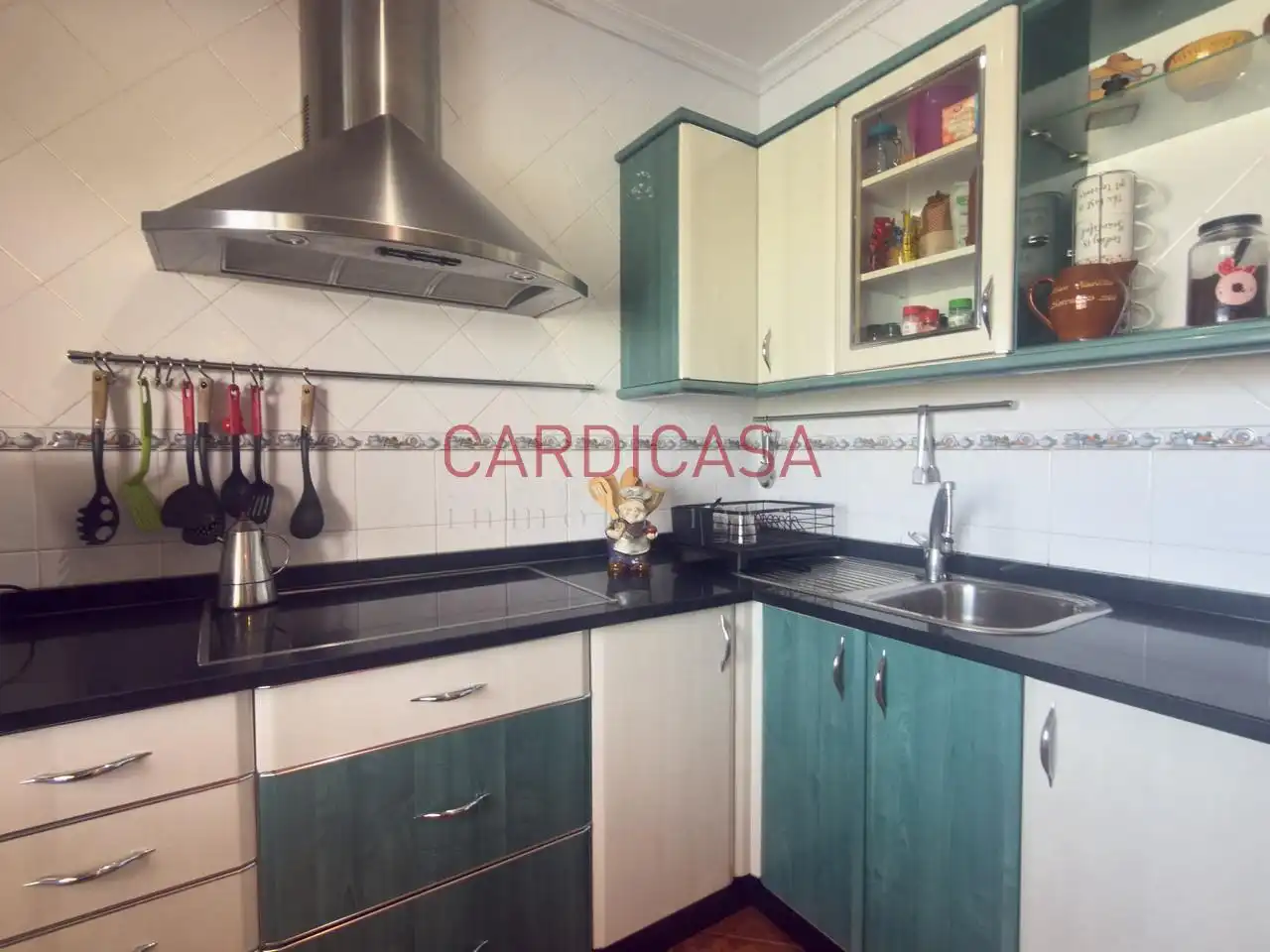 Cocina de Casa o chalet en venta en Oia con Calefacción, Jardín privado y Trastero