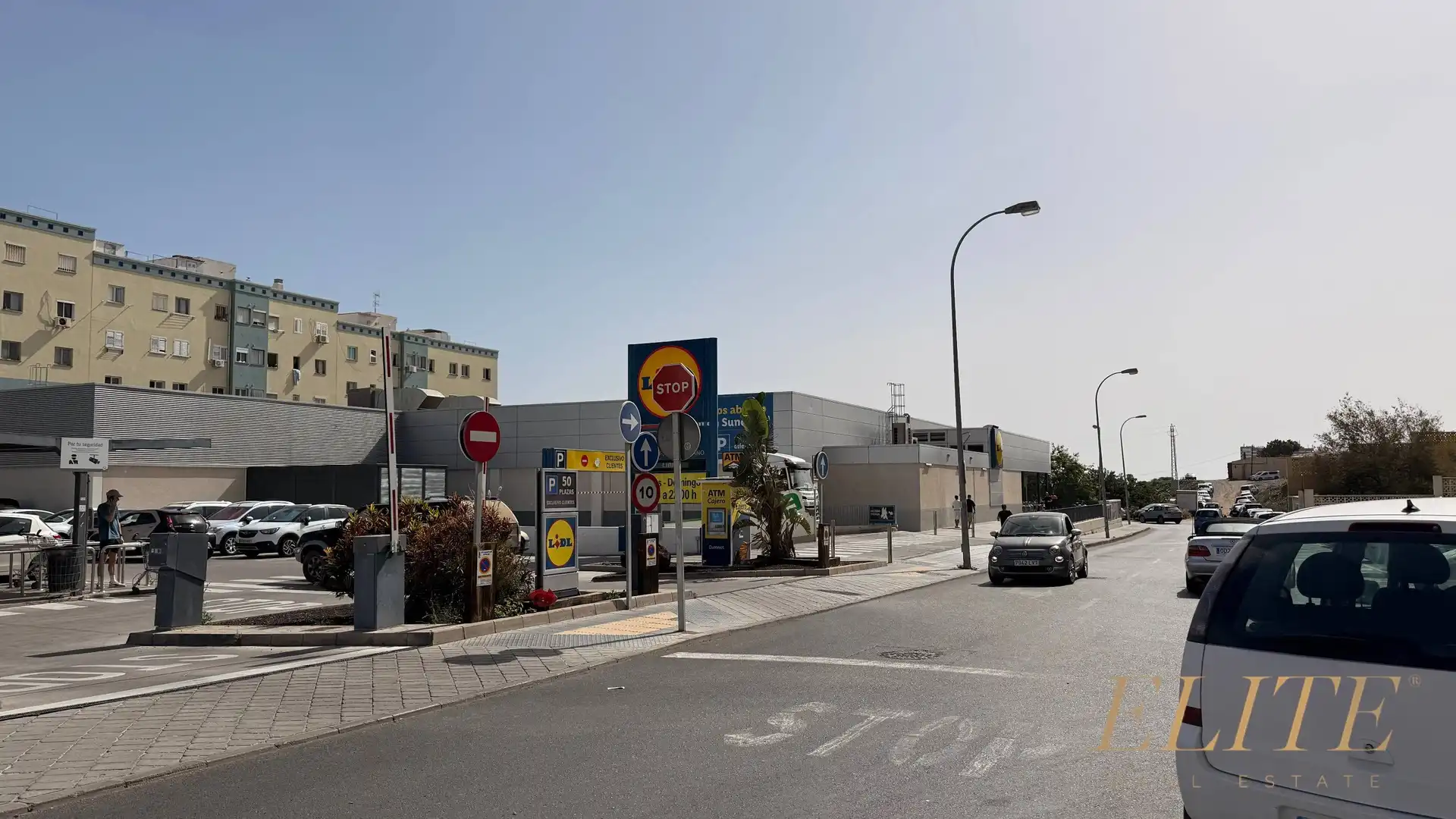 Vista exterior de Oficina en venta en San Bartolomé de Tirajana con Aire acondicionado y Amueblado
