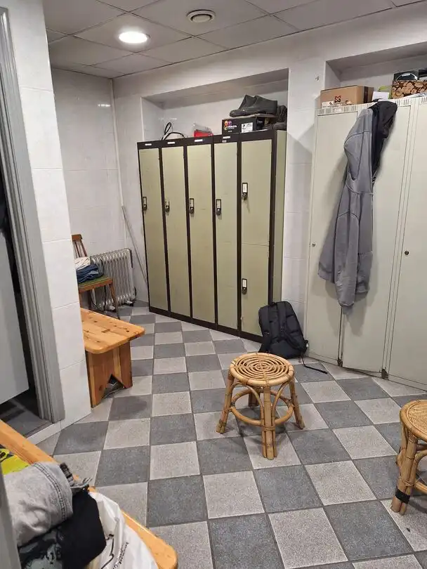 Schlafzimmer von Fabrikhallen zum Verkauf in Iurreta
