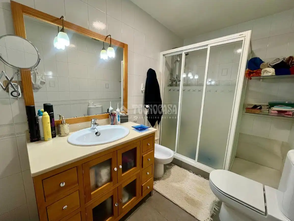 Baño de Piso en venta en Valdepeñas con Aire acondicionado, Calefacción y Terraza