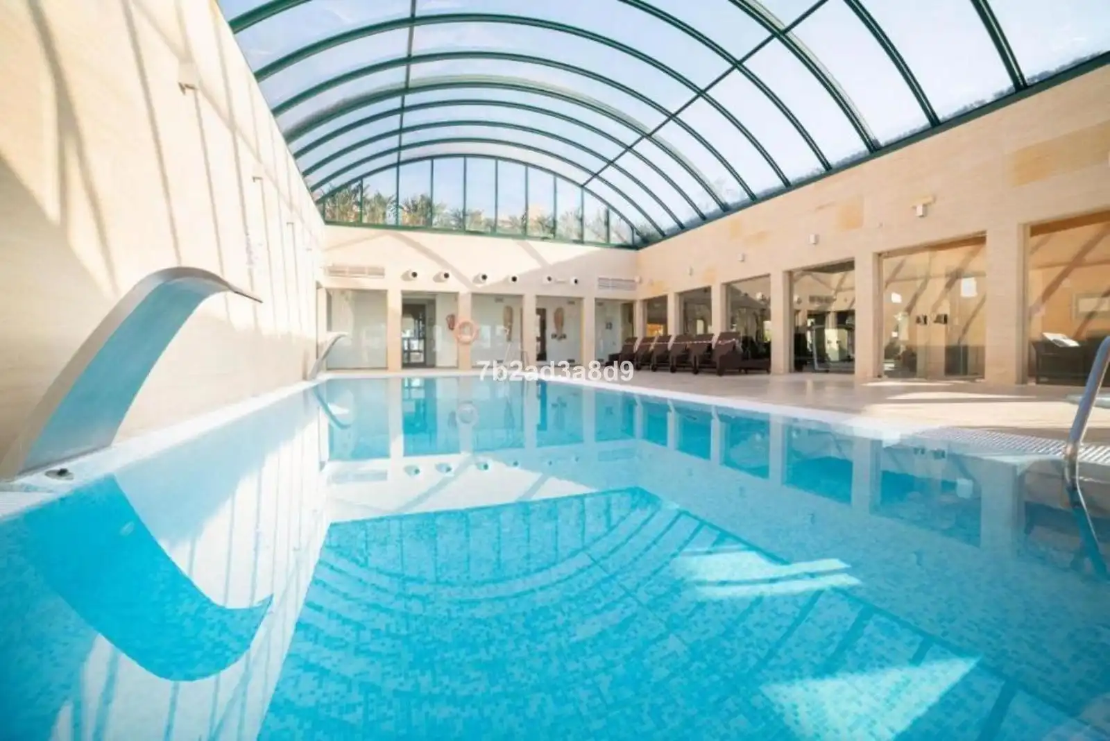 Piscina de Pis en venda en Estepona amb Aire condicionat, Terrassa i Piscina