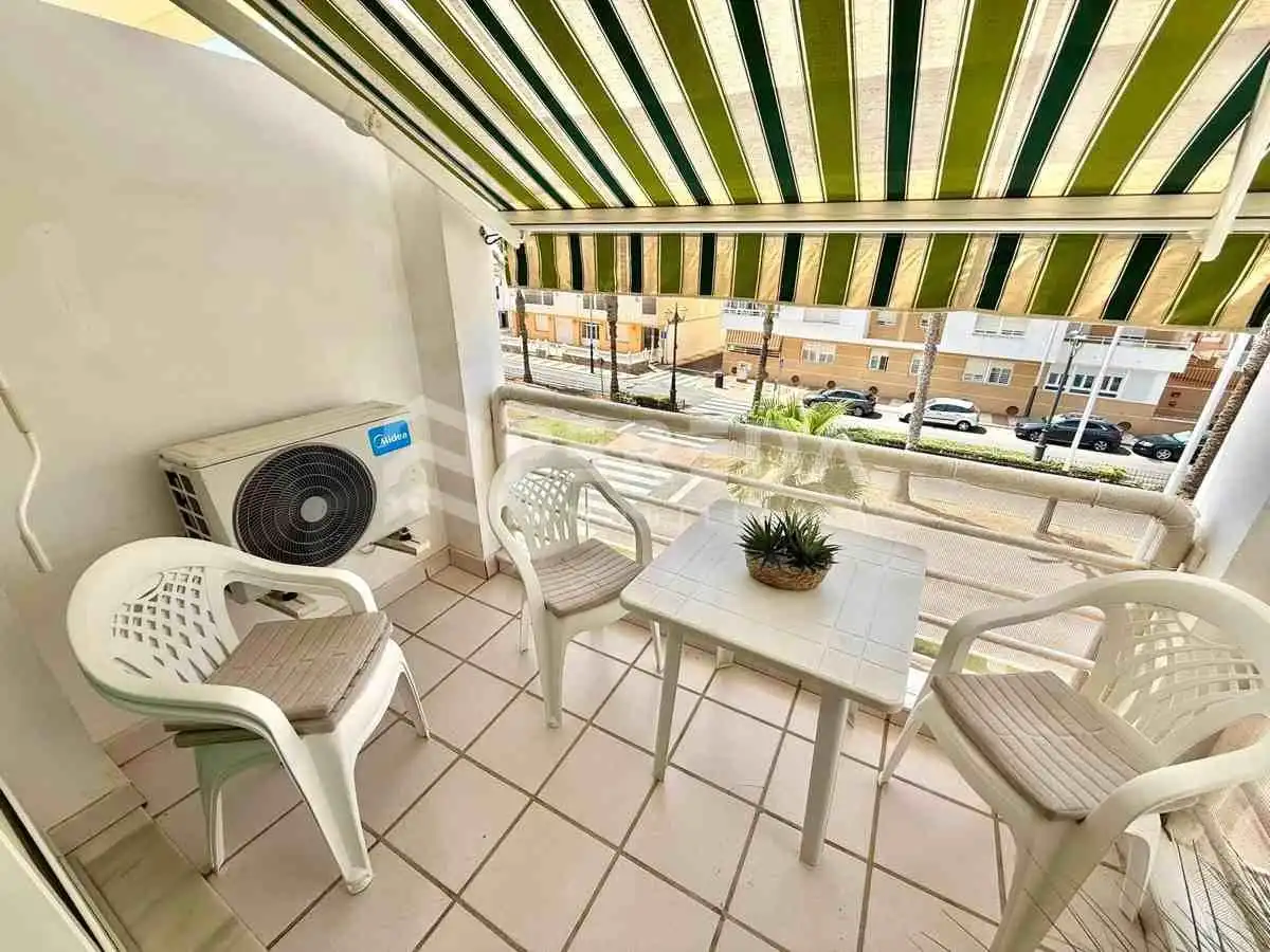 Terraza de Apartamento en venta en Roquetas de Mar con Aire acondicionado, Terraza y Amueblado