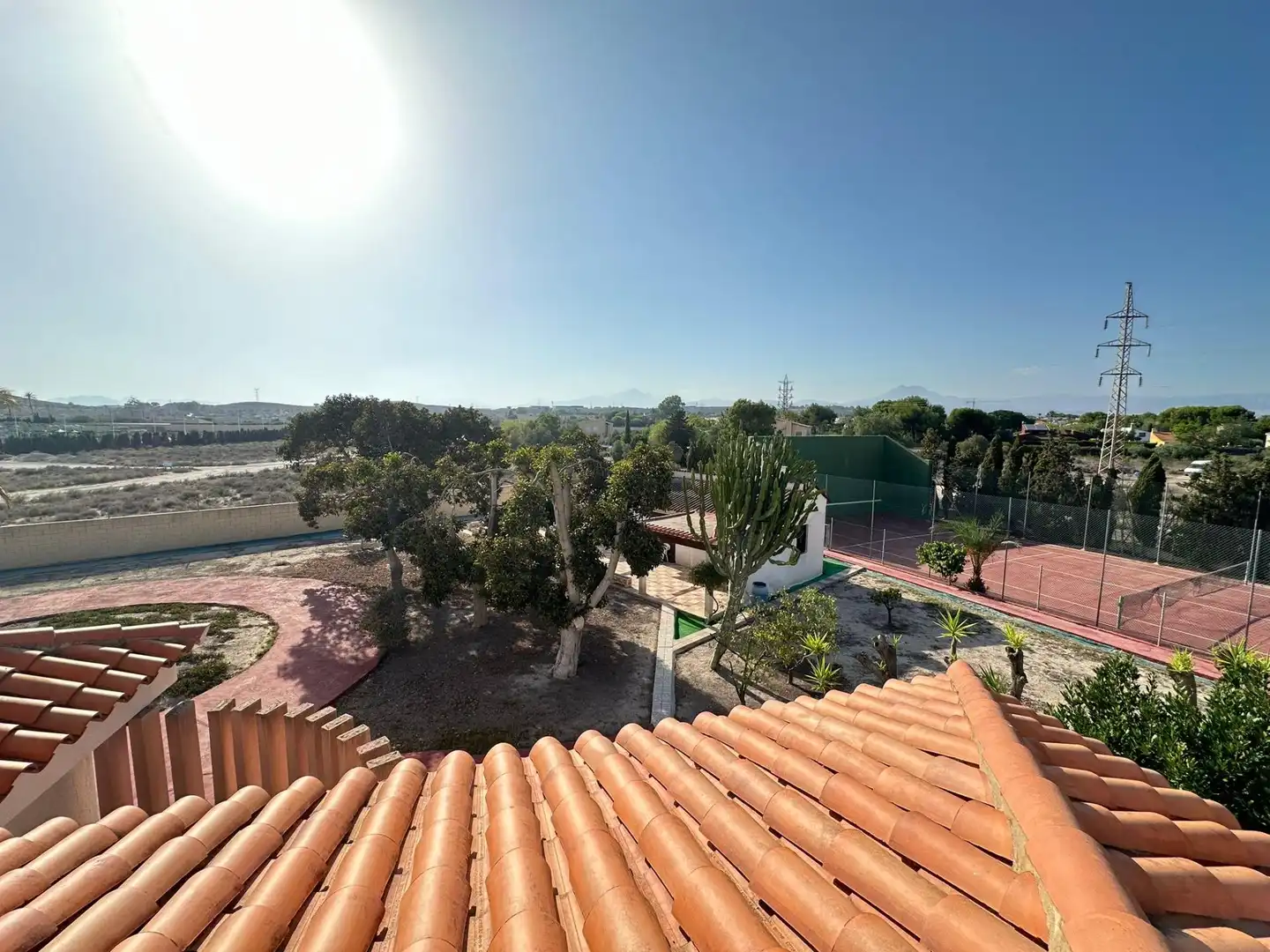 Vista exterior de Casa o xalet en venda en Alicante / Alacant amb Jardí privat, Terrassa i Traster