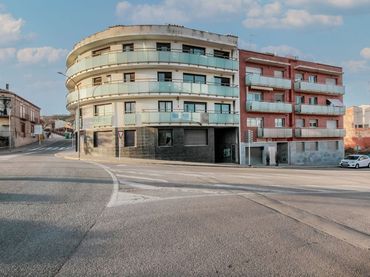 Aparcamiento con ascensor en venta en C/ Carrilet