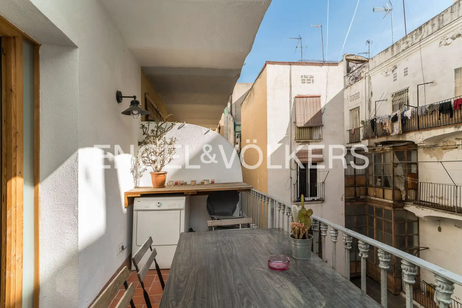 Balcony of Flat for rent in Barcelona  with Air Conditioner, Heating and Storage room