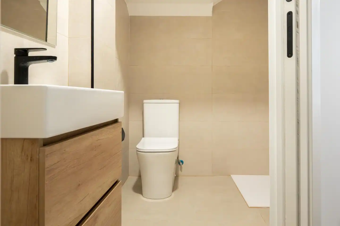 Bathroom of Ground floor for sale in A Coruña Capital   with Heating and Furnished