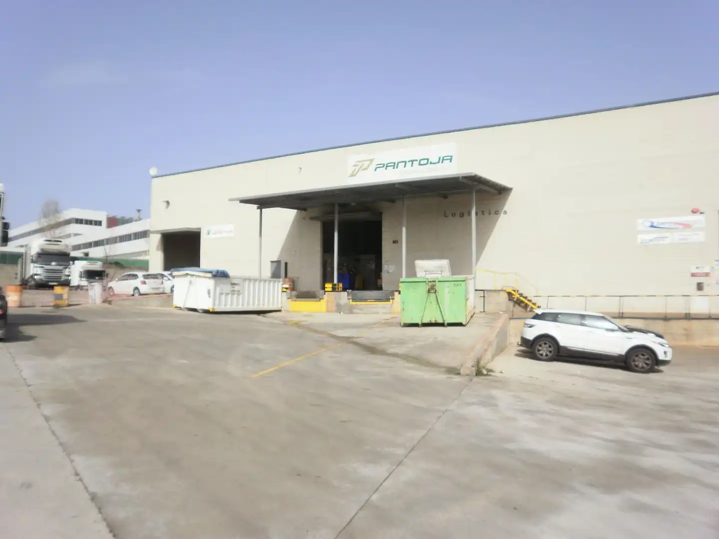 Vista exterior de Nau industrial de lloguer en Santa Perpètua de Mogoda