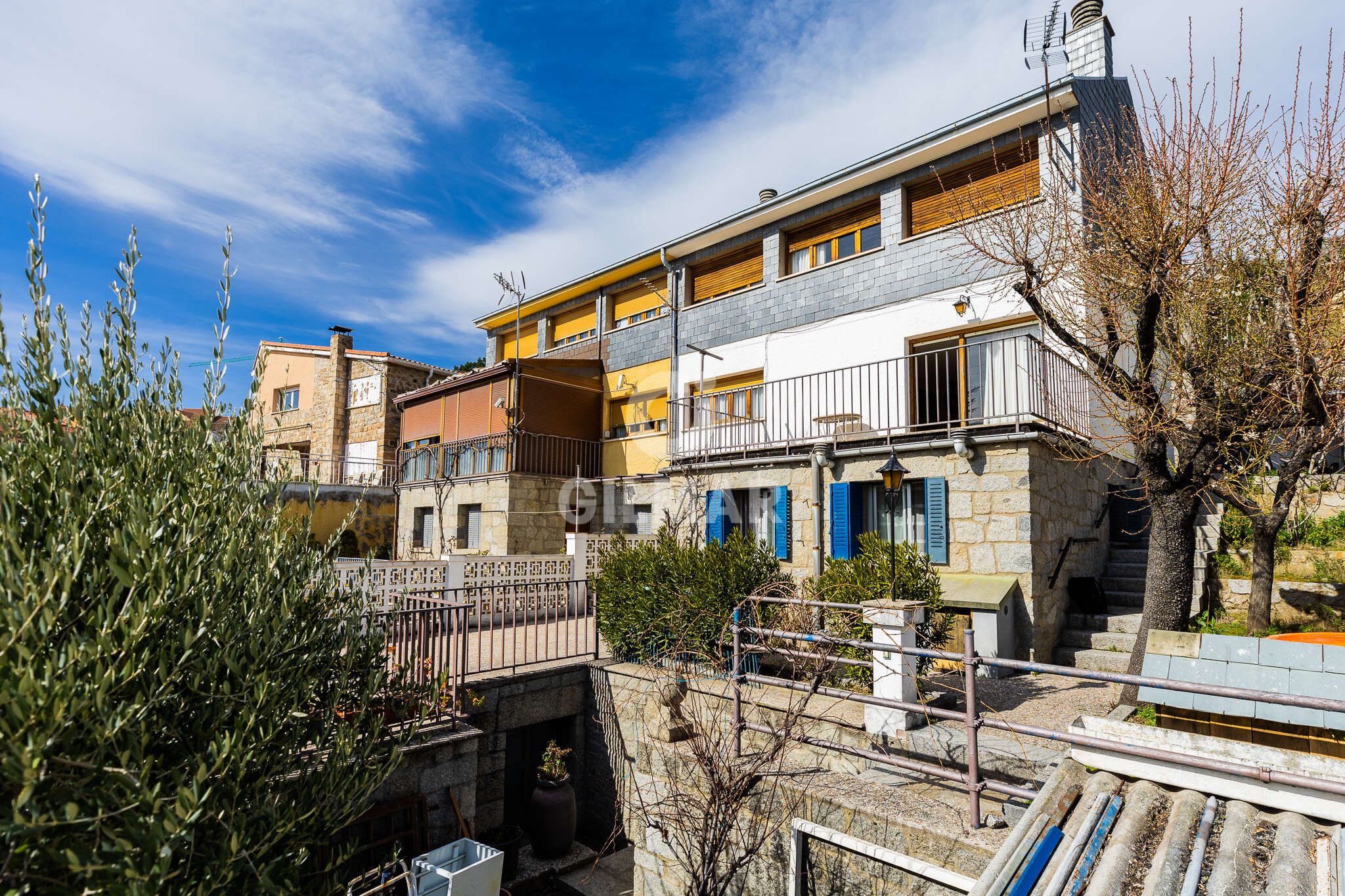 Exterior view of Single-family semi-detached for sale in San Lorenzo de El Escorial  with Private garden