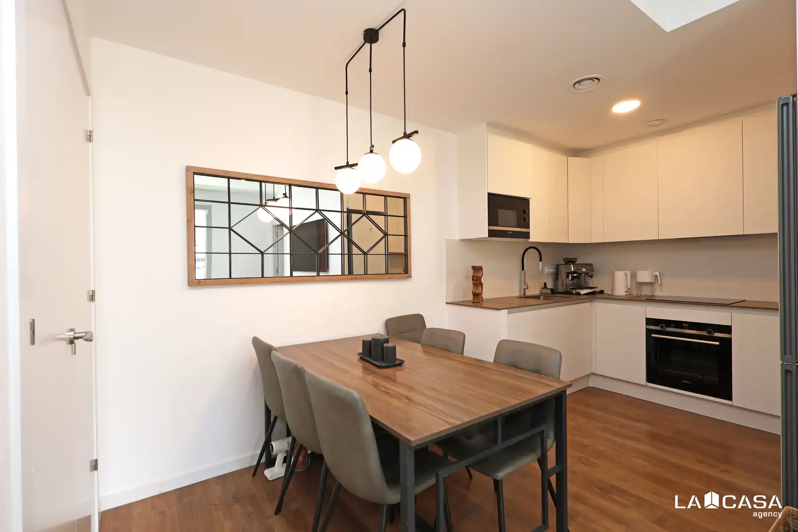 Comedor de Piso en venta en Molins de Rei con Piscina y Balcón