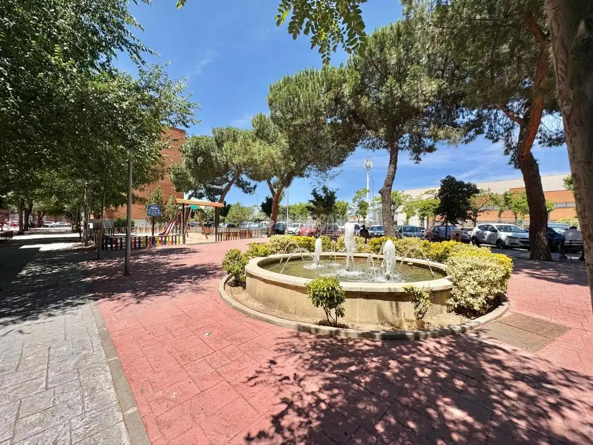 Vista exterior de Pis en venda en Torrejón de Ardoz amb Aire condicionat i Terrassa