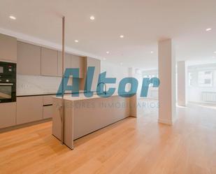 Kitchen of Flat for sale in  Madrid Capital  with Air Conditioner and Heating