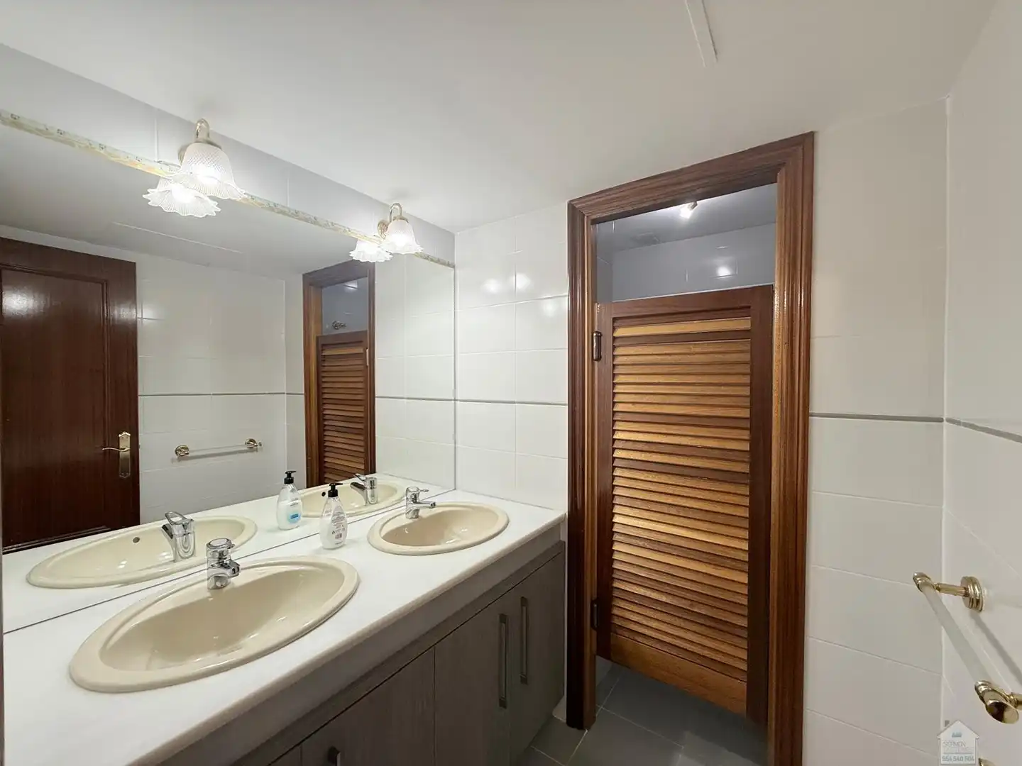 Baño de Casa o chalet en venta en Tomares con Aire acondicionado, Terraza y Piscina comunitaria