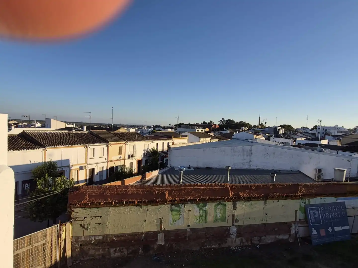 Vista exterior de Casa adosada en venta en Pilas con Aire acondicionado, Terraza y Trastero