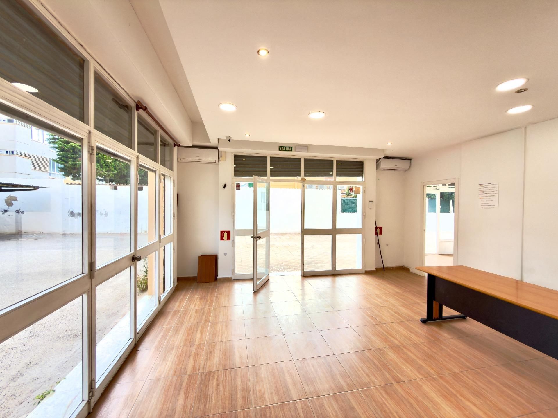 Premises to rent in Calvià  with Air Conditioner