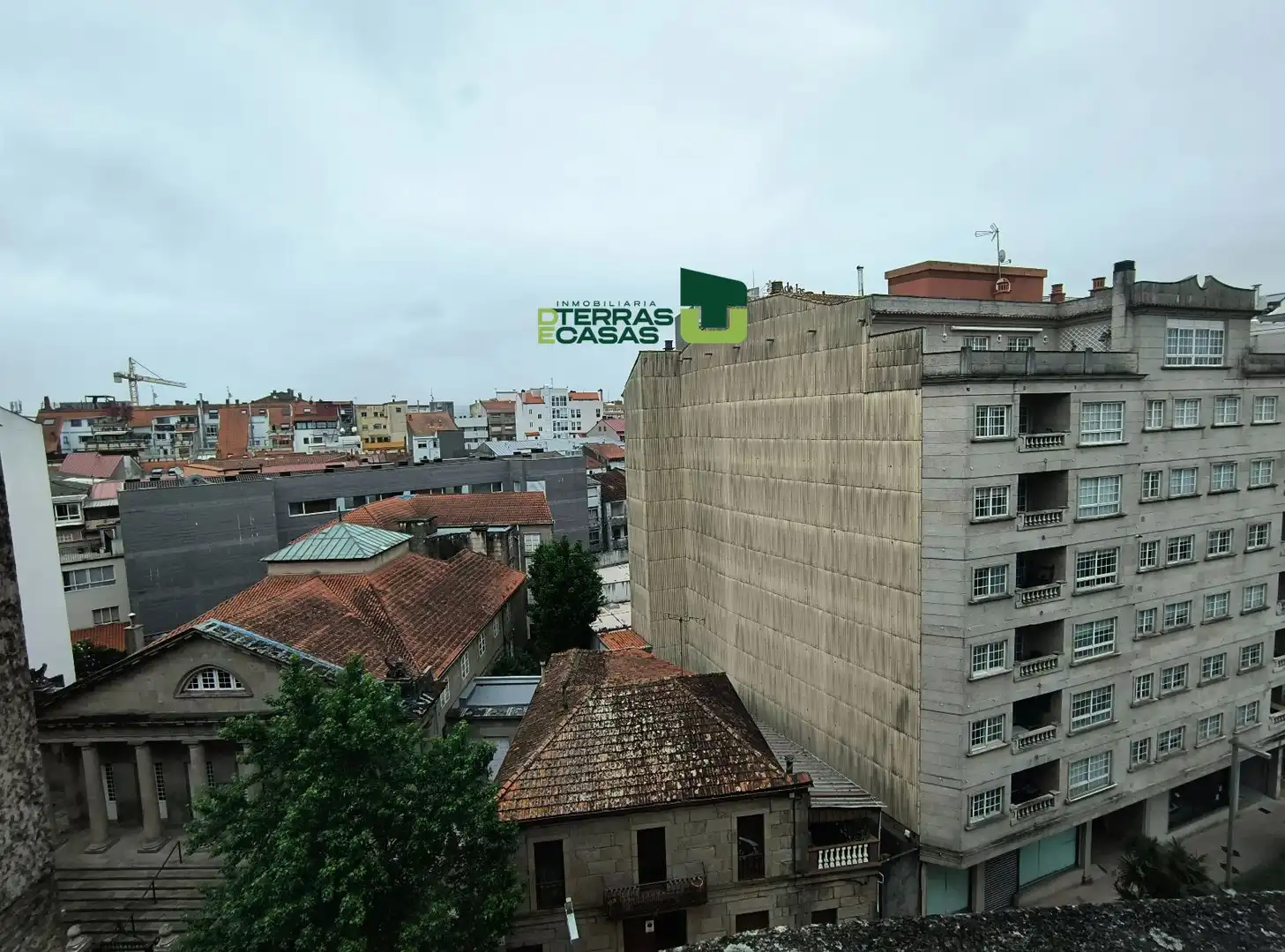 Vista exterior de Pis de lloguer en Pontevedra Capital  amb Calefacció i Moblat
