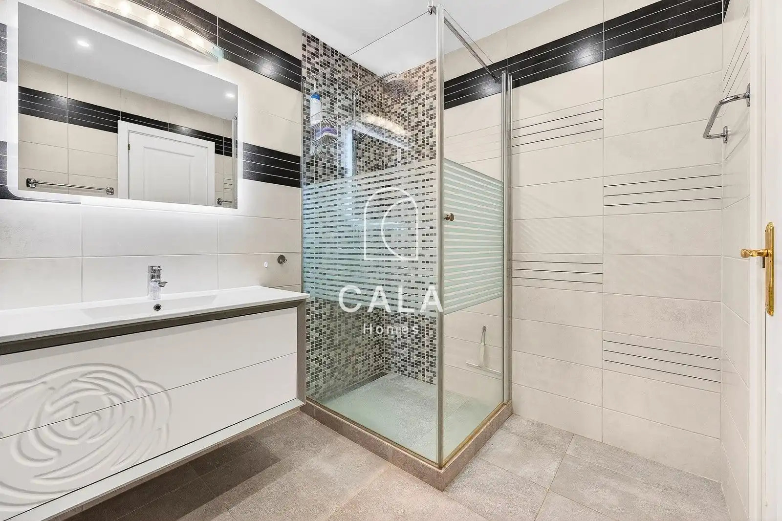 Baño de Apartamento en venta en Adeje con Aire acondicionado, Calefacción y Terraza