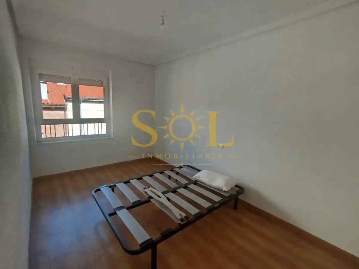 Habitación de Piso para compartir en León Capital  con Calefacción, Amueblado y Horno