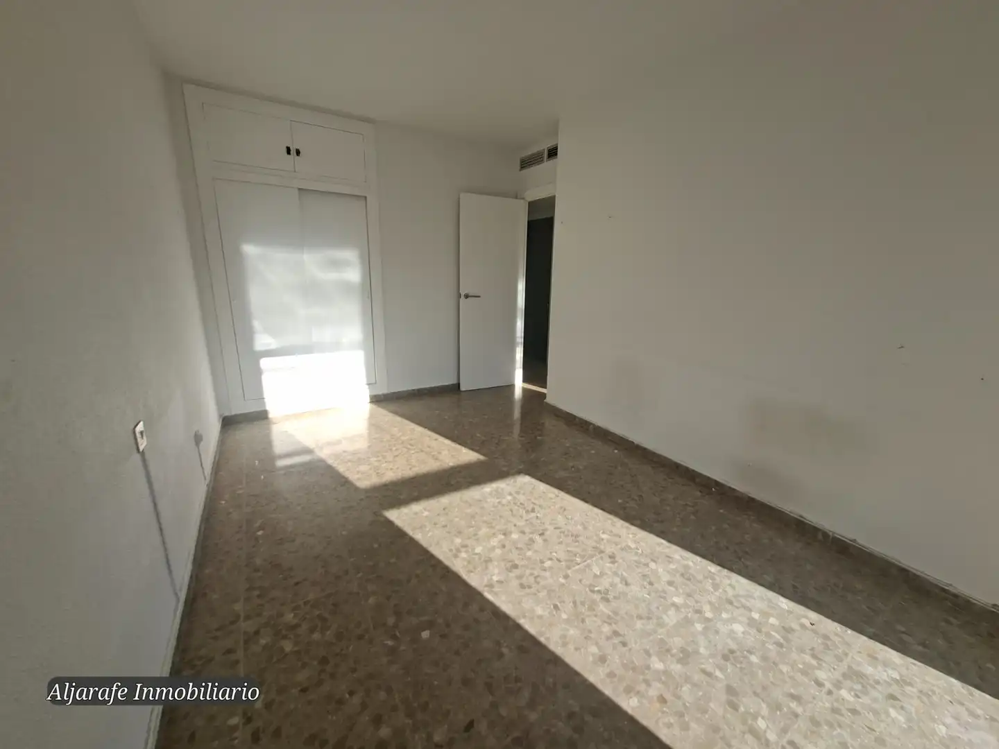 Bedroom of Flat for sale in Sevilla  with Air Conditioner, Heating and Private garden