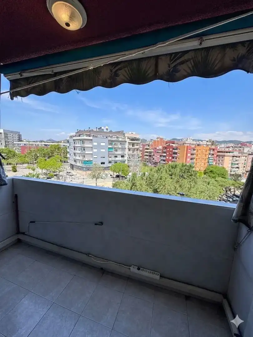 Vista exterior de Apartamento en venta en Badalona con Aire acondicionado y Balcón