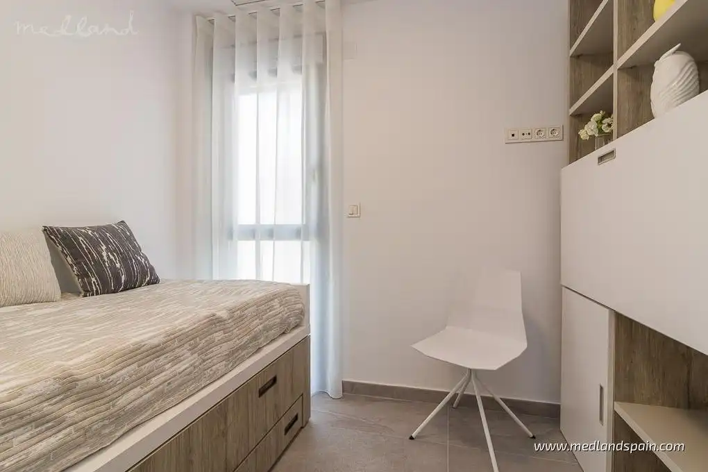 Habitación de Apartamento en venta en Torrevieja con Jardín privado, Terraza y Piscina comunitaria