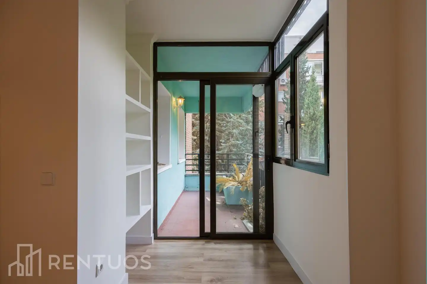 Wohnung zur Miete in Calle del Poeta Esteban de Villegas, Jerónimos