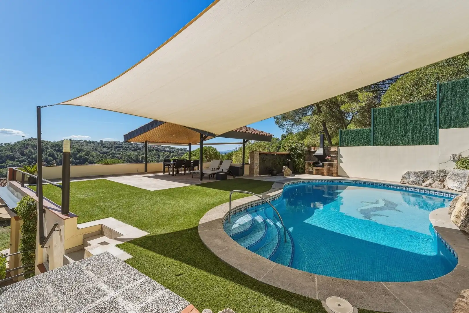 Swimming pool of Houses for sale in Montjuïc