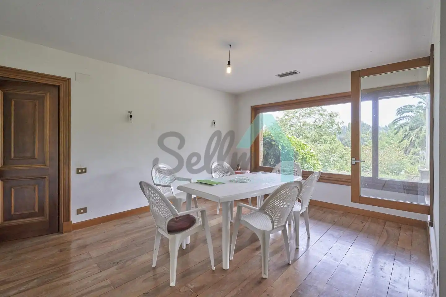 Menjador de Casa o xalet en venda en Gijón  amb Aire condicionat, Jardí privat i Parquet