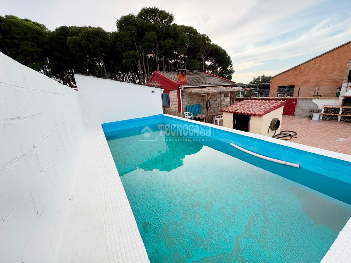 Piscina de Casa o chalet en venta en Pinseque con Calefacción, Trastero y Piscina