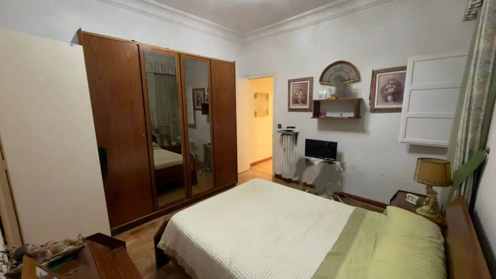 Habitación de Piso en venta en Madrid con Calefacción y Alarma