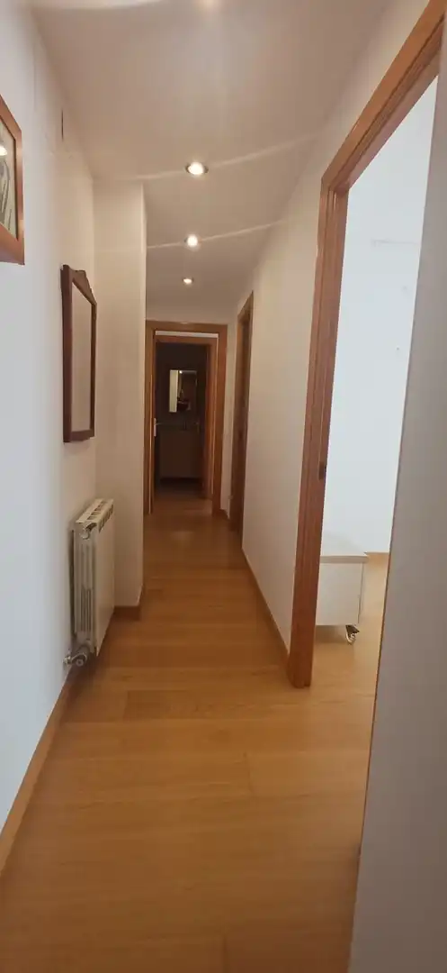 Wohnung zur Miete in Lleida mit Klimaanlage, Heizung und Terrasse