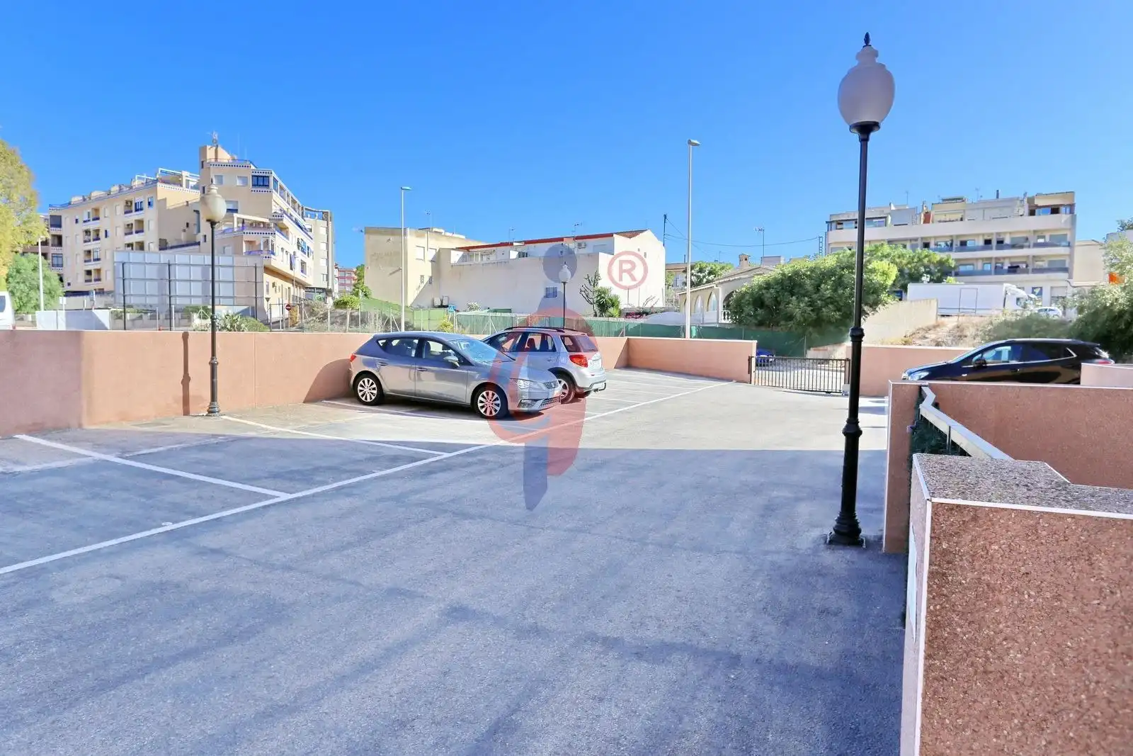 Aparcament de Planta baixa en venda en Guardamar del Segura amb Terrassa, Traster i Moblat