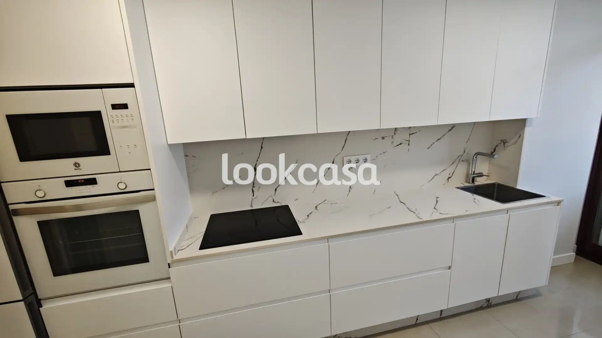 Cocina de Piso en venta en Poio con Calefacción, Parquet y Horno