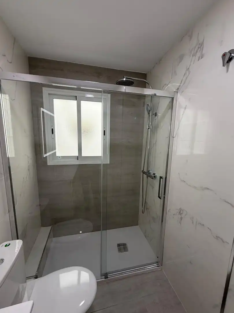 Bathroom of Flat for sale in Córdoba  with Air Conditioner and Terrace