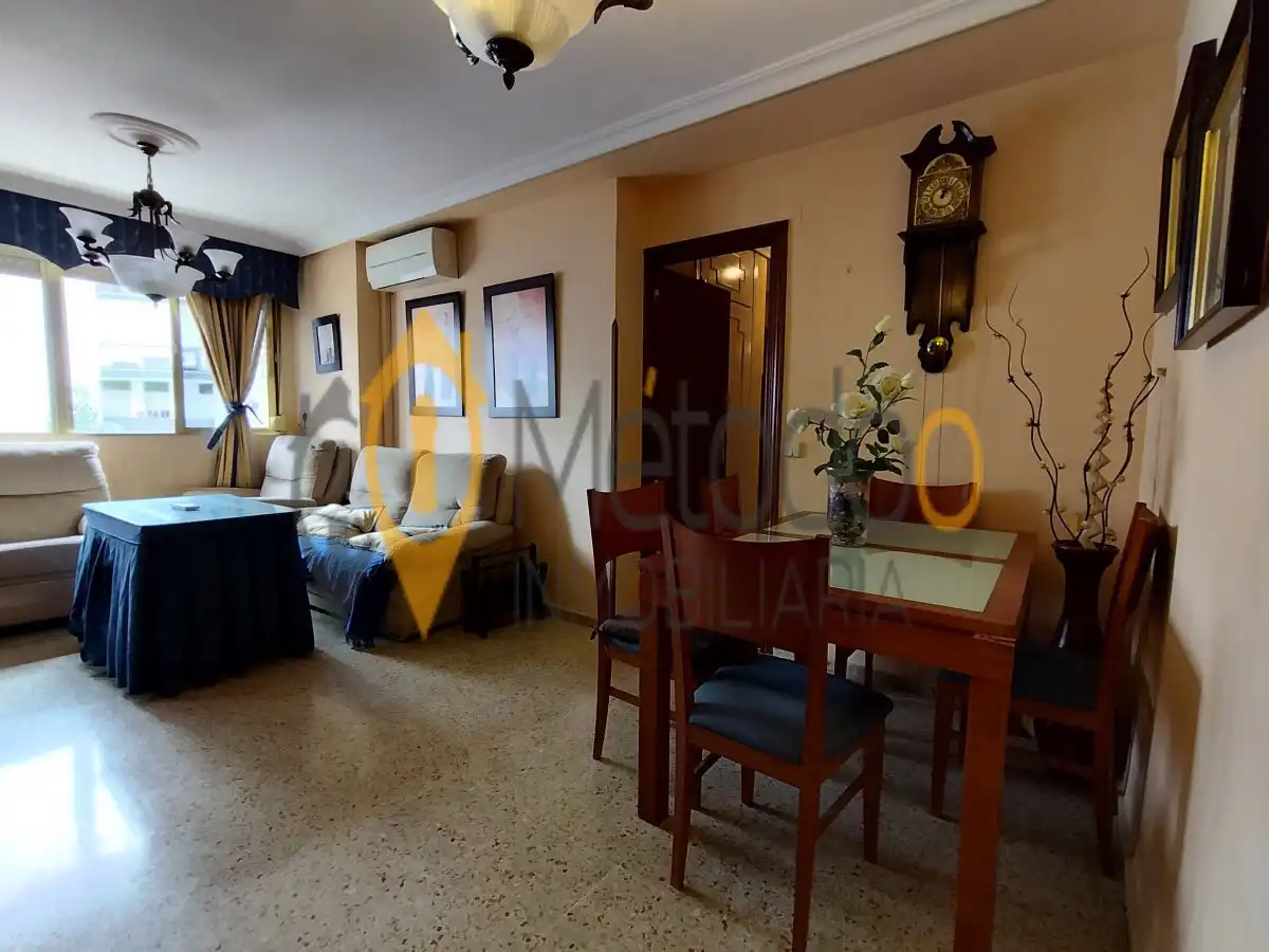 Dining room of Flat for sale in Sevilla  with Air Conditioner, Heating and Furnished