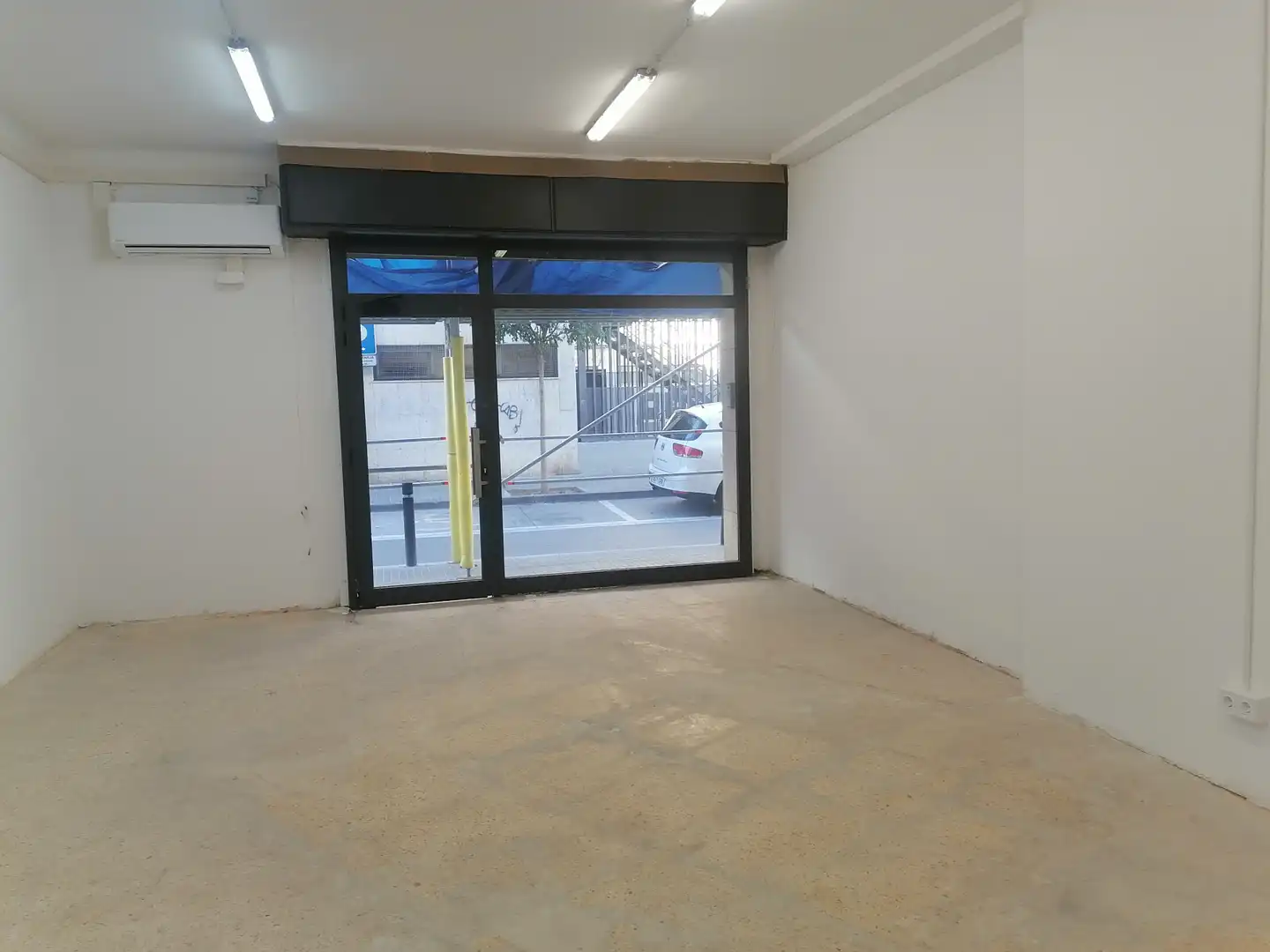 Local de alquiler en Cornellà de Llobregat con Aire acondicionado