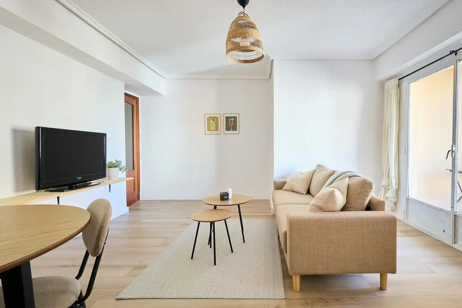 Sala d'estar de Pis de lloguer en Valencia amb Aire condicionat, Moblat i Rentadora