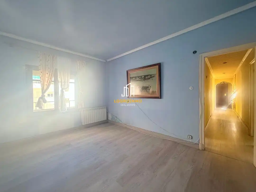 Bedroom of Flat for sale in  Logroño  with Heating, Parquet flooring and Terrace