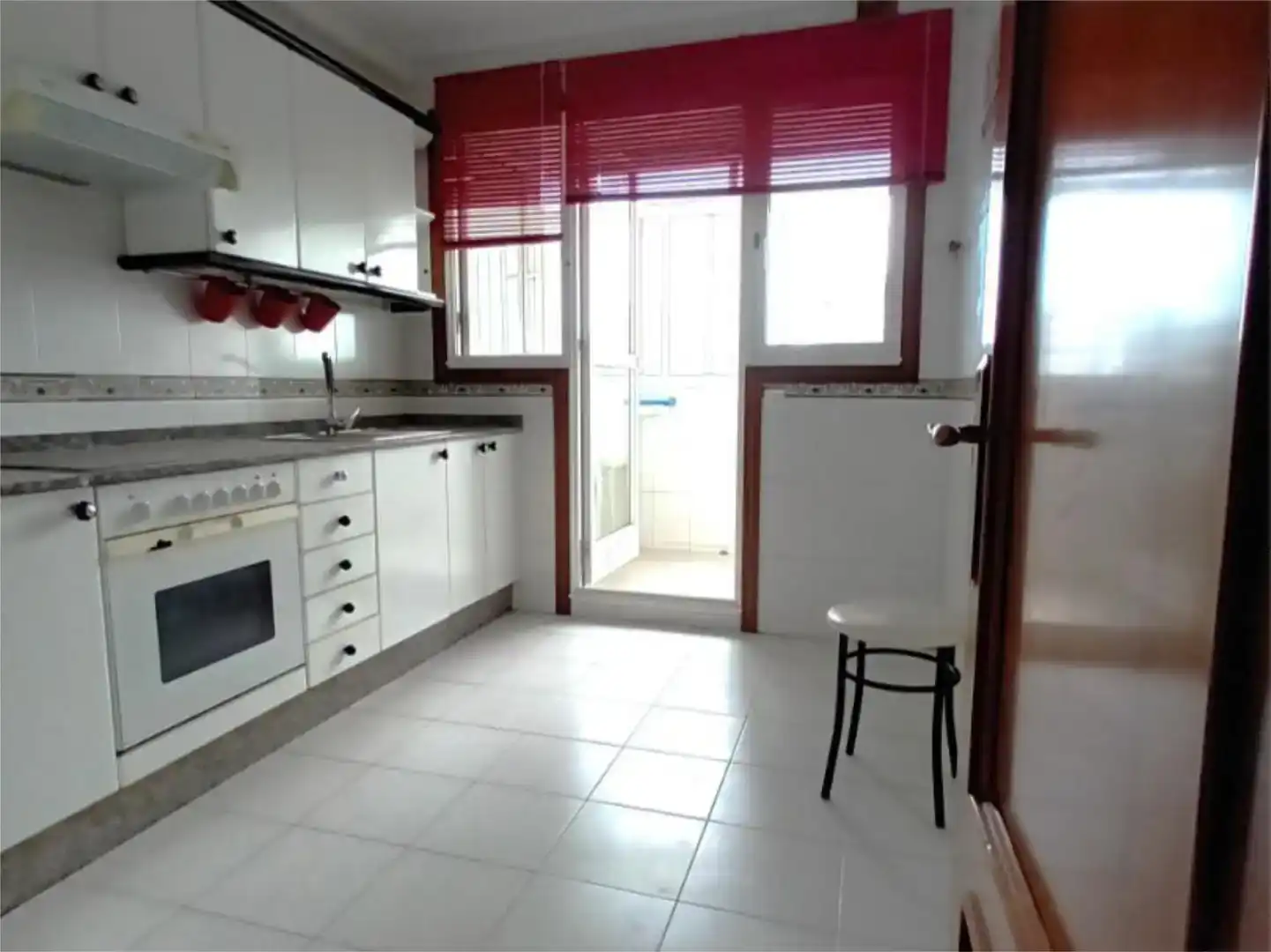 Cocina de Piso de alquiler en Vigo  con Jardín privado, Parquet y Trastero