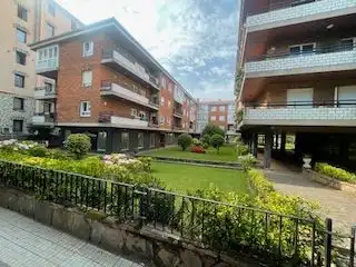 Vista exterior de Piso en venta en Zarautz con Calefacción, Terraza y Trastero