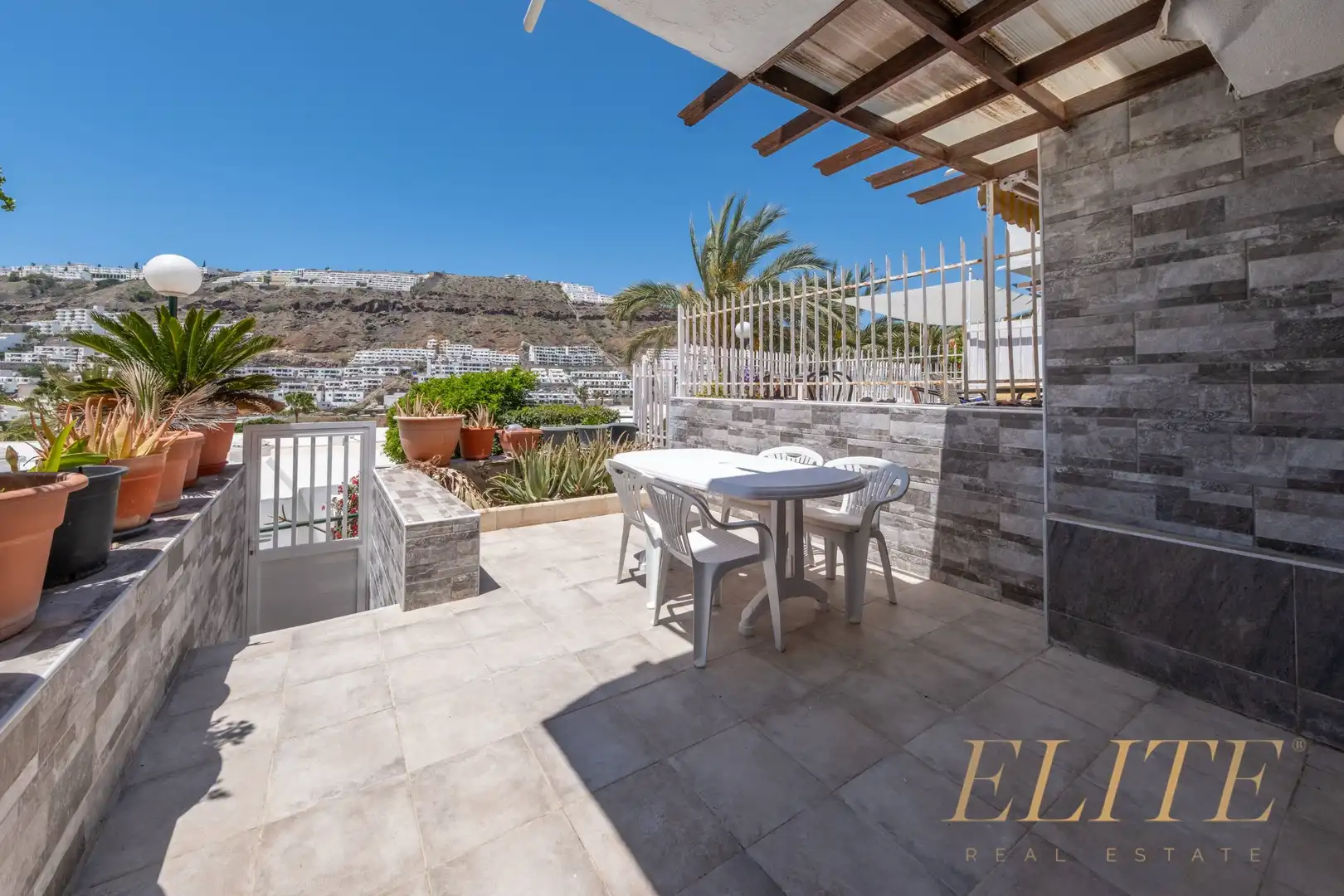 Terrasse von Maisonette zum Verkauf in Mogán mit Terrasse, Möbliert und Balkon