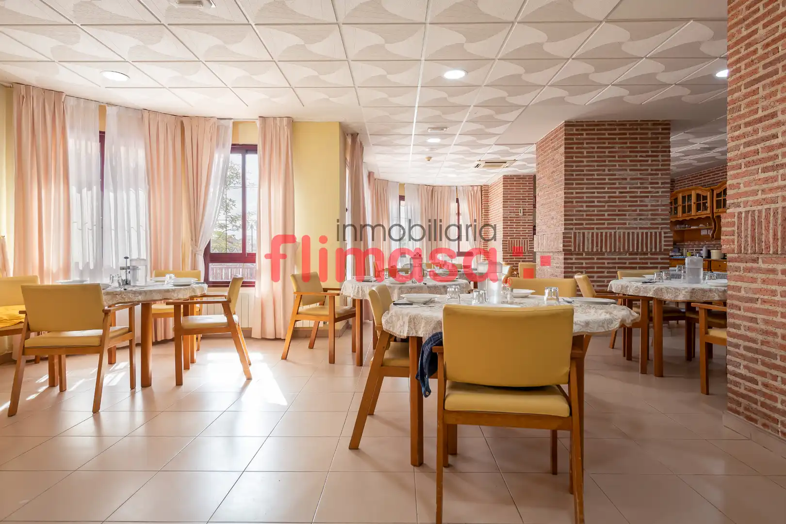 Edificio en traspaso en Piedralaves