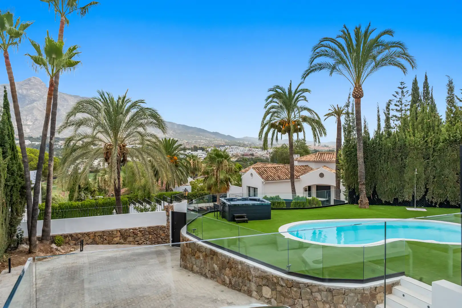 Houses for rent in Calle Alcala, Las Brisas