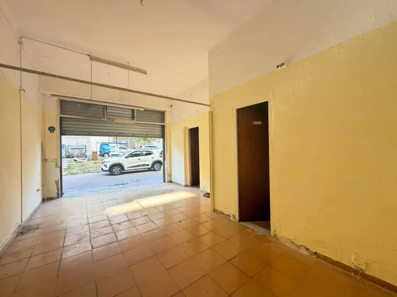 Local comercial en venda a Plaza Antoni Gaudí, imagen 3